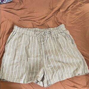 Neuflora Caroline Linen/cotton blend shorts size Large